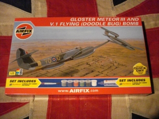 Airfix A93148  Gloster Meteor III and V1 Flying bomb